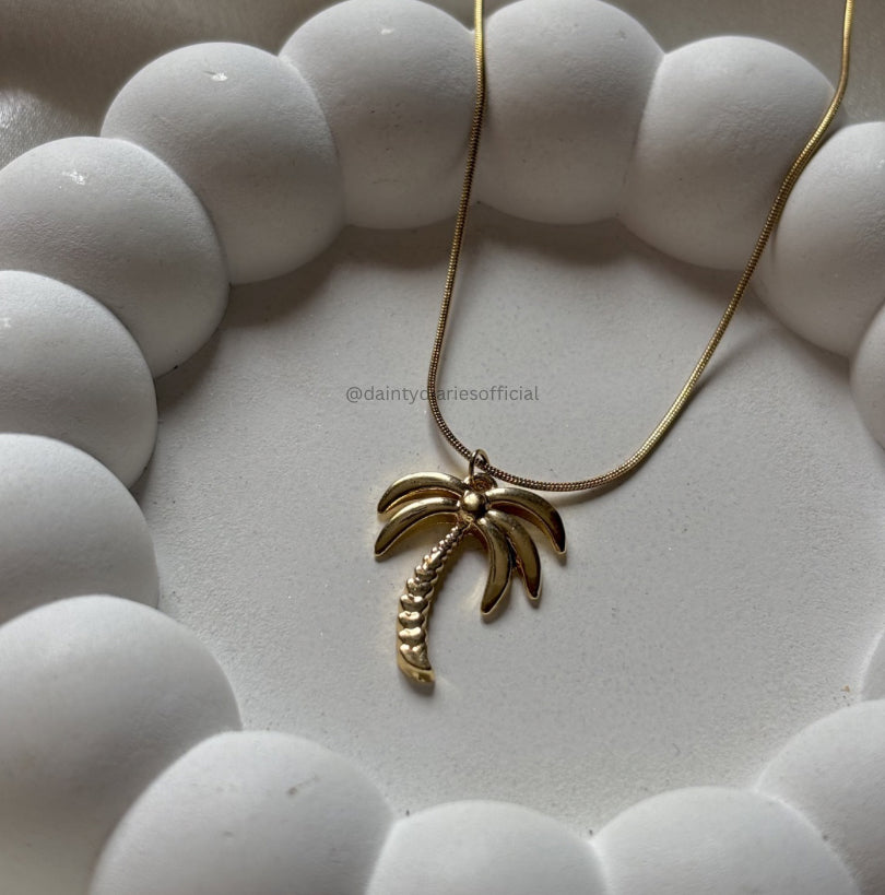 Seira Necklace