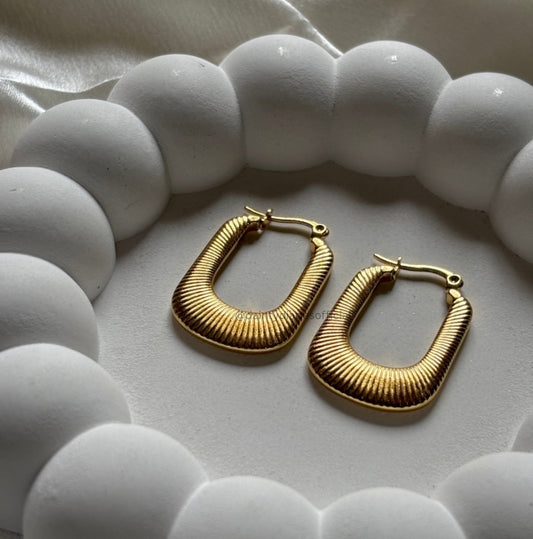 Femme Hoops